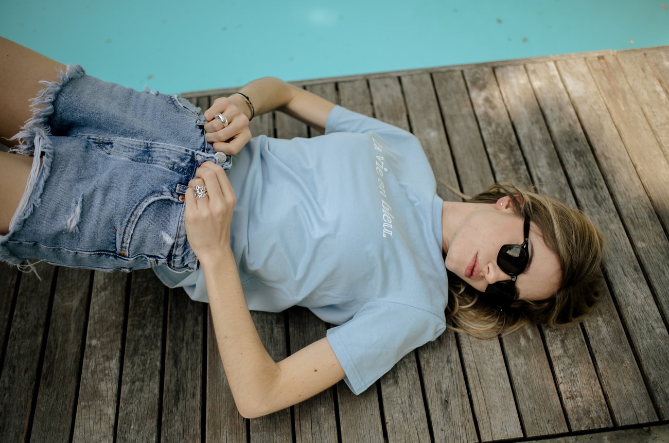 La vie en bleu. unisex cotton t - shirt - Les Petits Basics