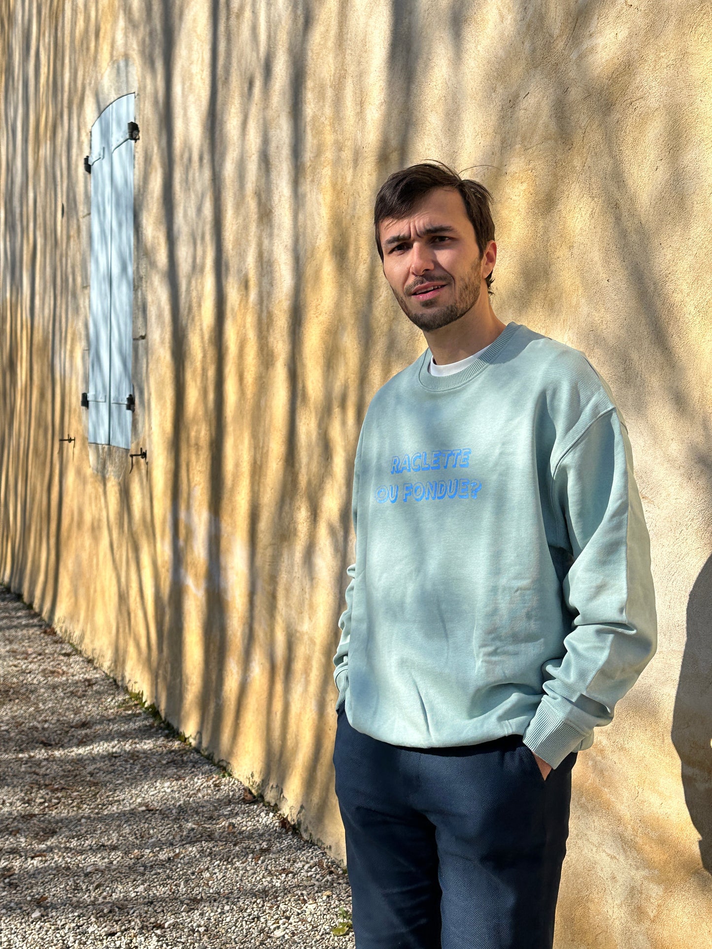 Fondue ou raclette? unisex boxy sweater - Les Petits Basics