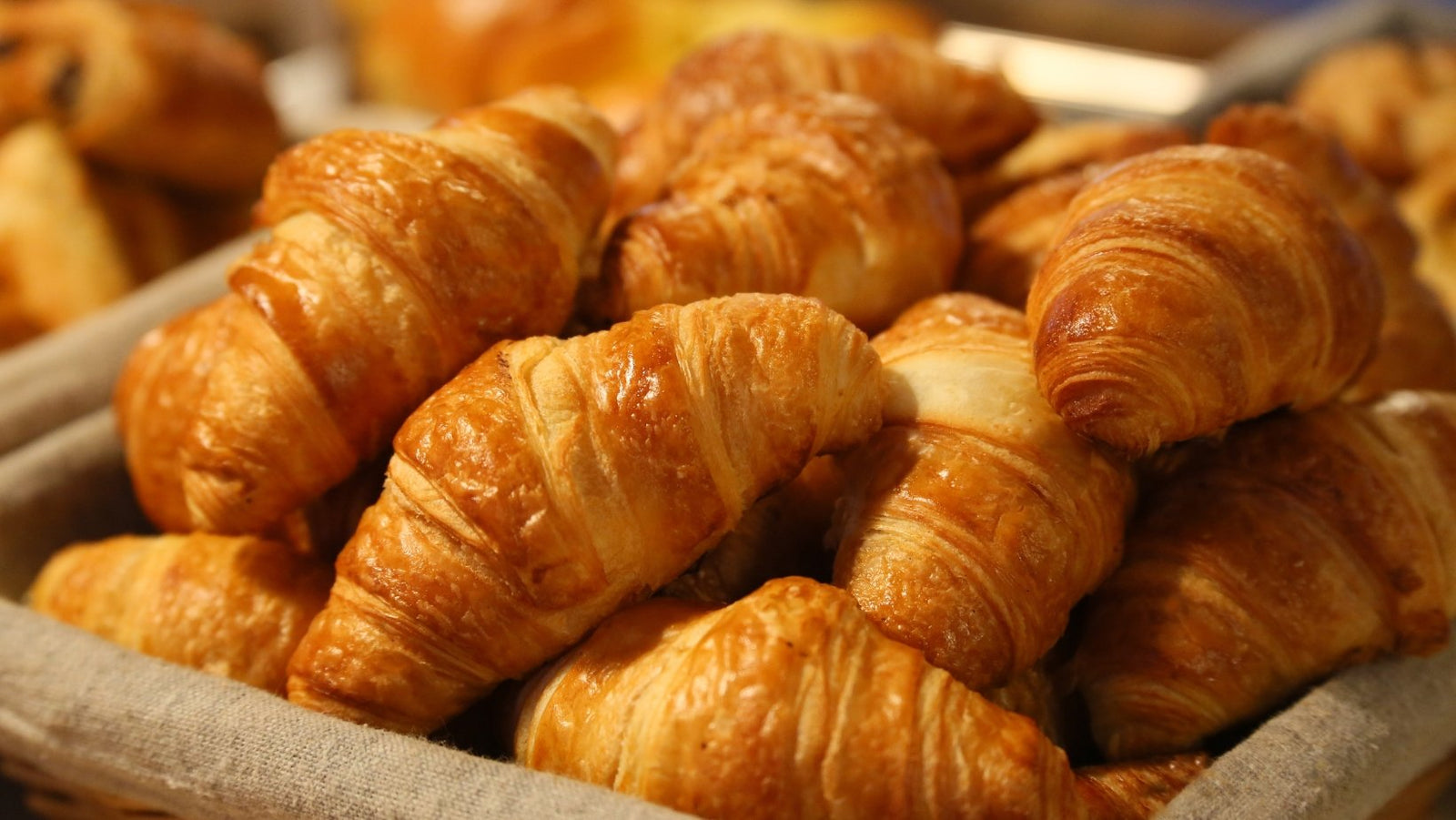 What is the history of the croissant? - Les Petits Basics