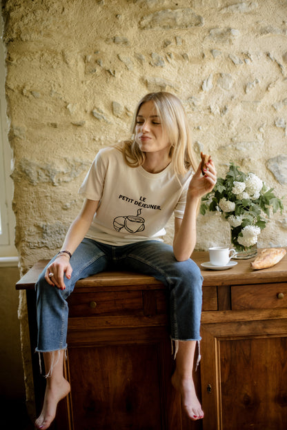 Le petit déjeuner. unisex cotton t-shirt - Les Petits Basics